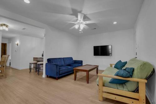 Riverside Apartment | Condo near downtown Austin!