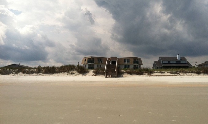 Murrells Inlet Condo | Condo on Wide, Quiet, Family-Friendly Beach