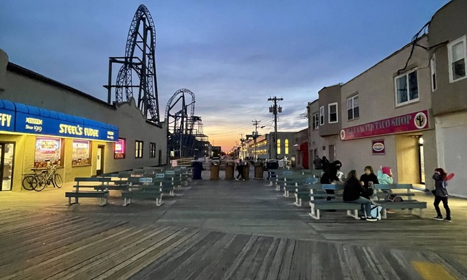 North End House | Condo Steps Aways from Beachfront, Boardwalk, and Attractions! Free Parking!