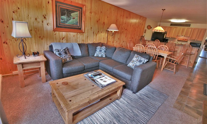 Fraser Condo | Condo w/clubhouse hot tub/gym; on Free Shuttle Route to Winter Park Ski Resort