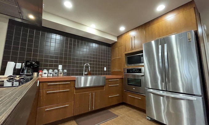 Sicamous Apartment | Condo w/oversize garage, walking distance to grocery, restaurants, bars, beach
