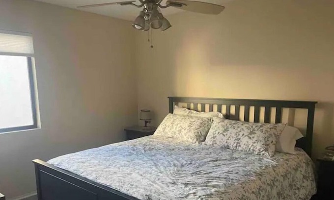 Canyon Country Condo | Condo W/Pools and a Mountain View