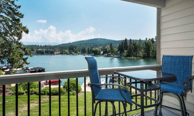 Bigfork Condo | Condo w/private balcony & waterfront views of Flathead Lake - Marina Cay Cozy Condo