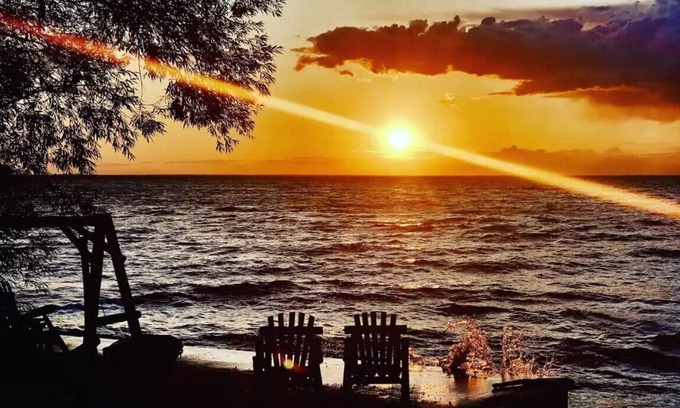 Dyckesville Condo | Condo w/water access. Short drive to Green Bay and Sturgeon Bay/Door County