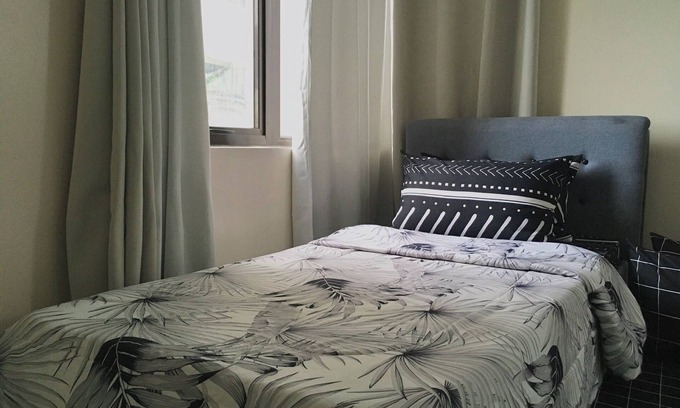 Mabolo Condo | Condo WIFI up to 100mbps Netflix Infinity pool