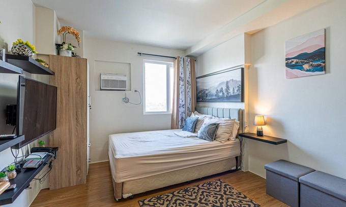 Guadalupe Condo | Condo WIFI up to 100mbps Pool Netflix&Chill