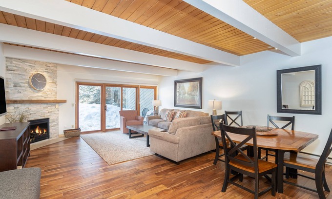 Telluride Condo | Condo with fireplace, laundry & hot tubs - walk to gondola & Main St
