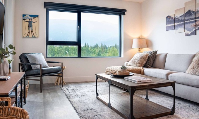 Revelstoke Condo | Condo with Hot Tub - Revylation
