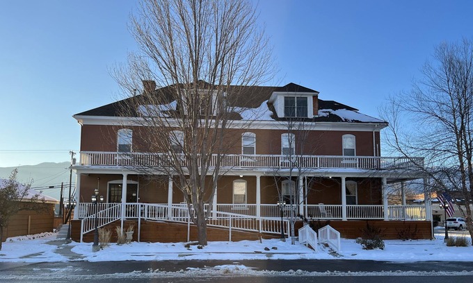 Stevensville Condo | Condo with Mountain Views - 3rd floor of Historic Stevensville Hotel