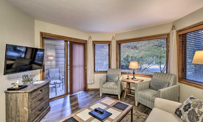 Egg Harbor Apartment | Condo with Resort Amenities - 1 Mile to Beach and Golf