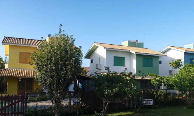 Garopaba House | Condomínio Girassóis - Casa Azul