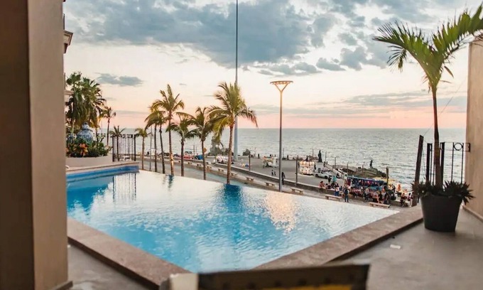 Balcones de Loma Linda Hotel | Condos Clauss
