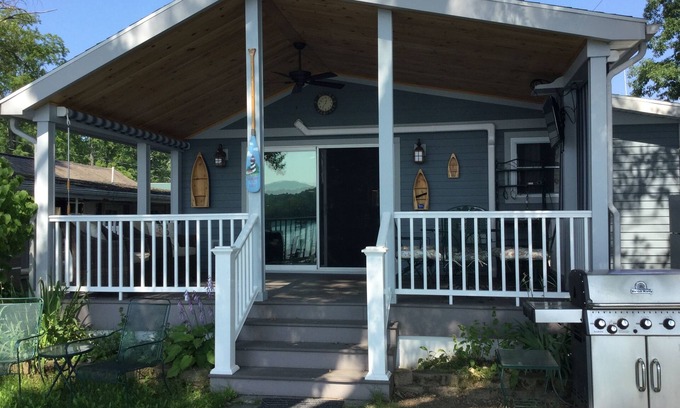 Geneseo House | Conesus Lake Front House All Level Private Next To Very Park Quiet End Of Street