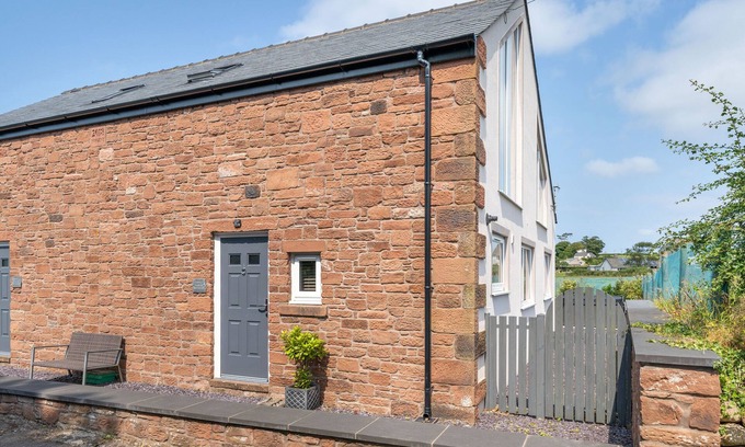 Beckermet Cottage | CONEY GARTH RETREAT, family friendly, with hot tub in Beckermet