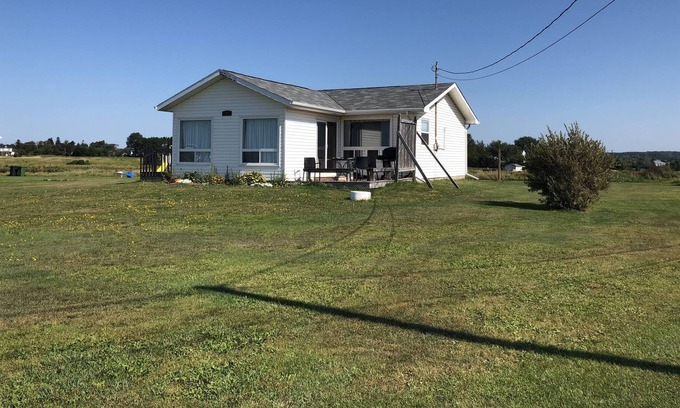 Borden-Carleton Cottage | Confederation Bridge view Cottage open all year