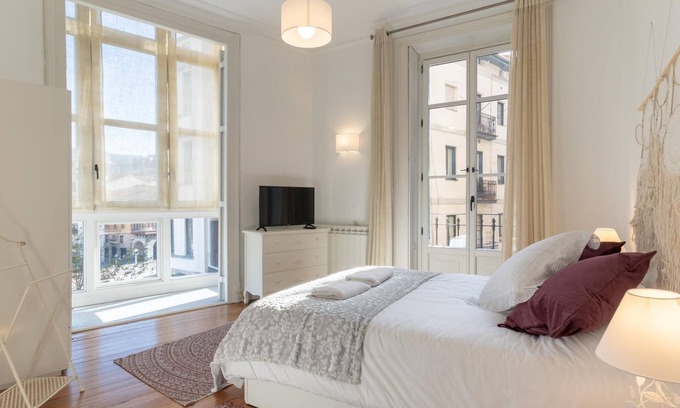 San Francisco Apartment | Confort y Diseño con Vistas al Casco Viejo