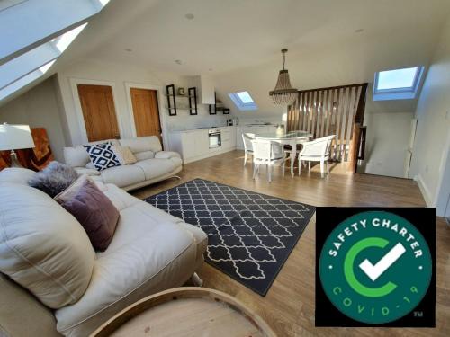 Neale House | Cong Getaway Lodge