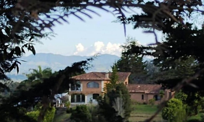 Rionegro House | CONNECT WITH NATURE NEAR THE AIRPORT. AWESOME!