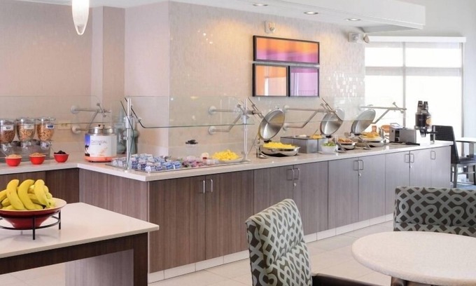 Dallas Hotel | Construction Workers Welcome! Relaxing Stay Near Sites! Laundry & Dry Cleaning