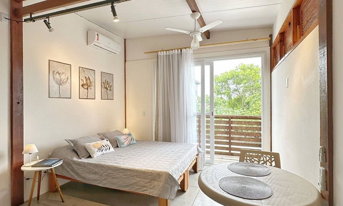 Manguinhos House | Contêiner 10 Hospedagem