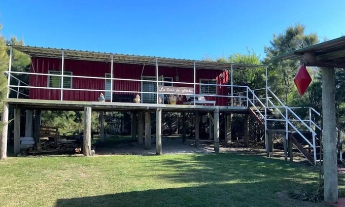 Maldonado House | Container house for family vacations, large place for children to play.