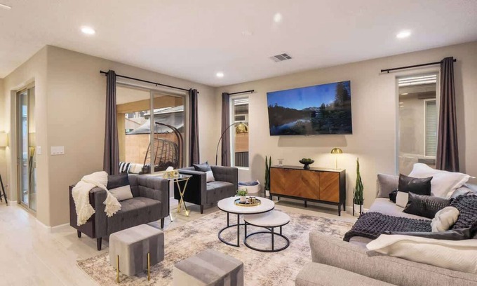 Mesa Del Sol Innovation Park House | Contemporary 3BR Getaway with Workspace!