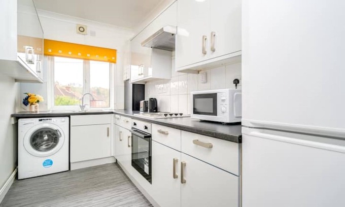 Chapeltown Apartment | Contemporary 5 Bedroom Flatnn