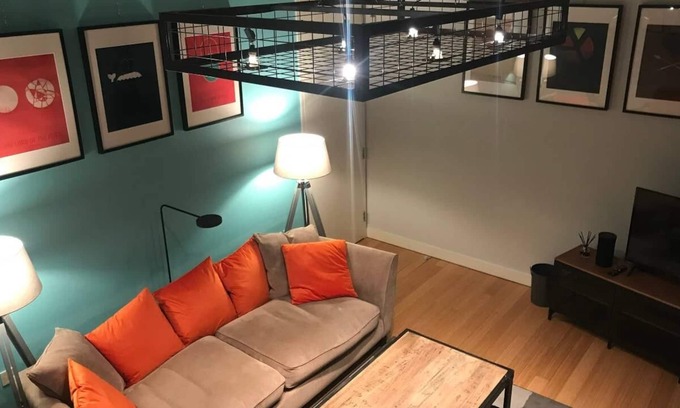 Trafford Apartment | Contemporary Apartment (C) with balcony Altrincham, 8 miles from Manchester
