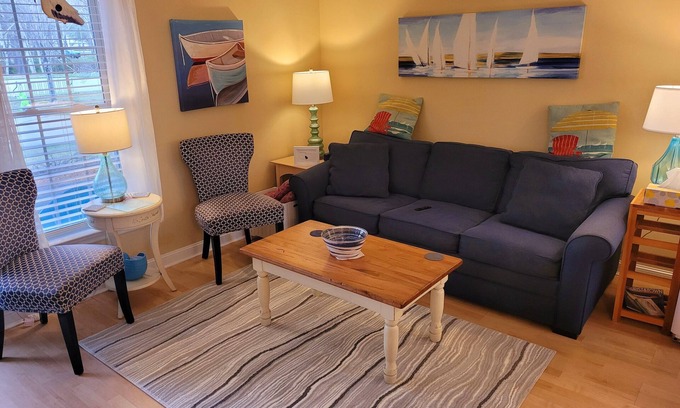 Kennebunkport Condo | Contemporary Beach Condo at The Resort at Goose Rocks- END UNIT 800 sq ft