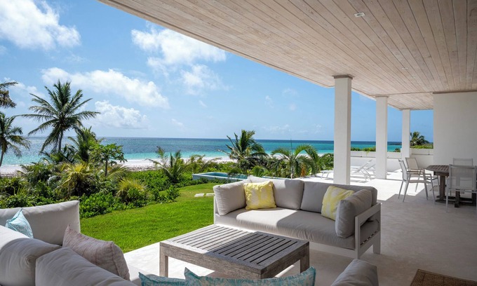 Savannah Sound House | Contemporary Beachfront Escape with Private Pool on Windermere's World-Famous Pink Sand Beach