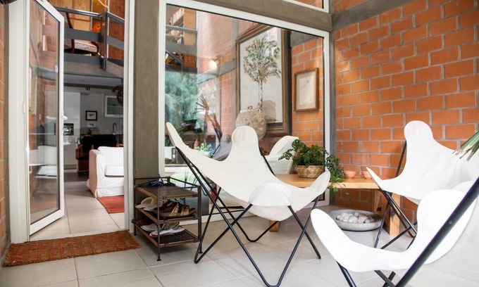 Jardines de Ahuatepec House | Contemporary beautiful home in Lush area