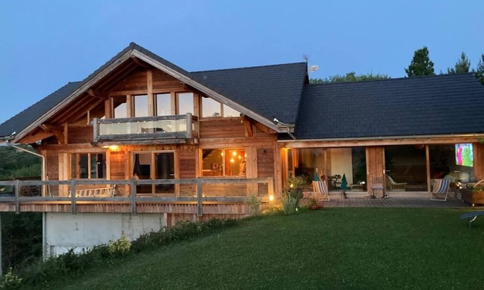 La Batie-Vieille Ski Chalet | Contemporary chalet in the heart of the Hautes Alpes