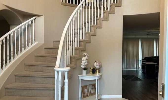 Las Vegas House | Contemporary City Haven, Luxurious Comforts