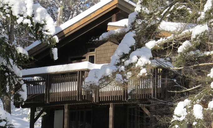 Pittsfield House | Contemporary Classic Vermont Ski House with 4 bedrooms - Sleeps 8 in Beds