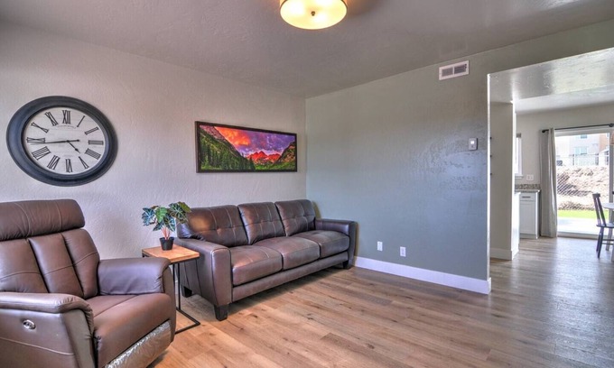 Grand Junction House | Contemporary, Clean 2 BR Townhome w/Private Patio 🐶 Friendly, Fast WiFI👨‍💻