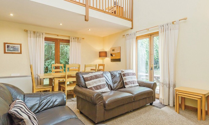 Cornwall Ski Chalet | Contemporary cottage style two storey lodge.