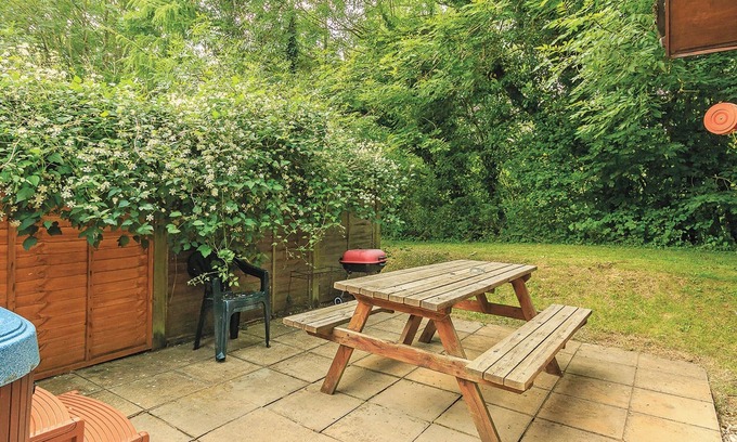 Cornwall Ski Chalet | Contemporary cottage style two storey lodge.