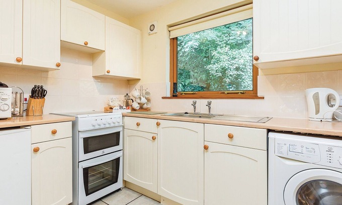Cornwall Ski Chalet | Contemporary cottage style two storey lodge.