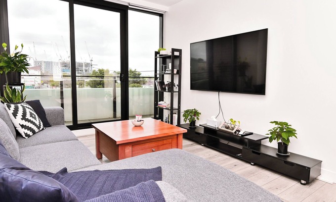 Footscray Apartment | Contemporary Comfort