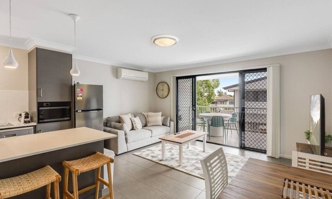 Newtown Apartment | Contemporary & Convenient - City Fringe Townhouse!