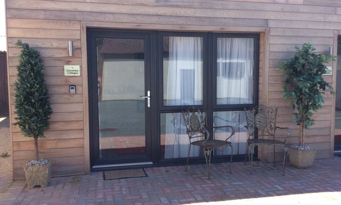 Emersons Green Cottage | Contemporary cottage close to Bristol and Bath