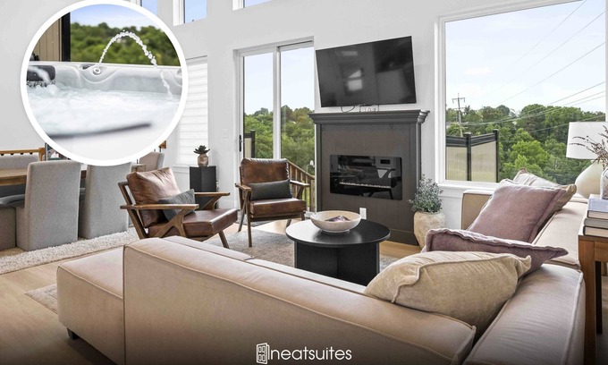 Dry Ridge House | Contemporary Cottage - Hot Tub, Near Ark!
