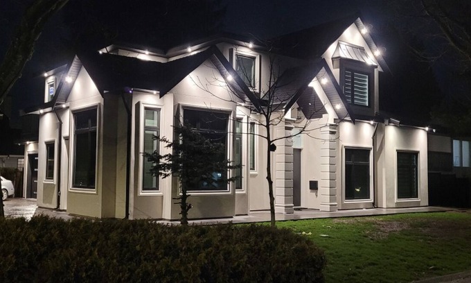 Guildford House | Contemporary couple’s getaway w/ separate entrance
