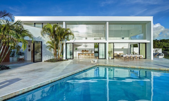 Weston Villa | Contemporary design 4 bedroom villa with stunning views