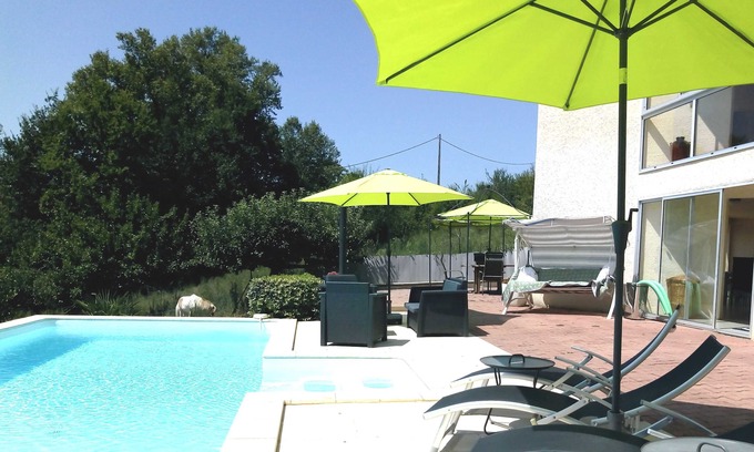 Pujols Apartment | Contemporary Spacious Poolside Apartment, PRIVATE POOL, enclosed garden