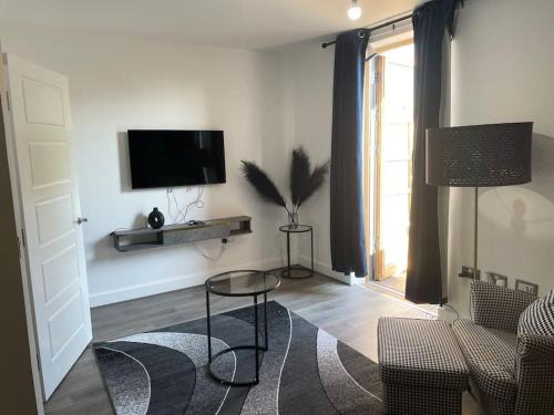 Dagenham House | Contemporary Haven: 4-Bed House in Dagenham