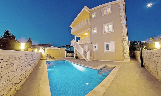 Sumartin House | Contemporary house, near the beach