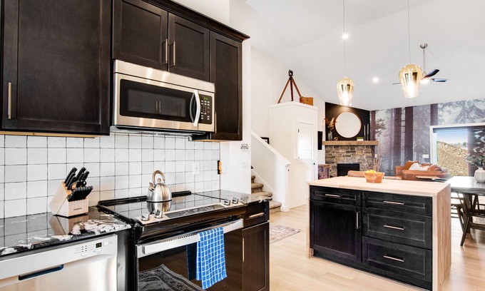 Baraboo House | Contemporary house with central AC, gas fireplace, gas grill, and full kitchen