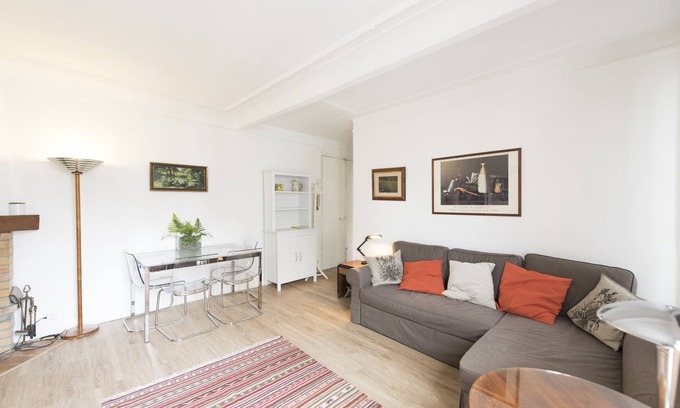Quartier de Javel Apartment | Contemporary in Balard, by Veeve
