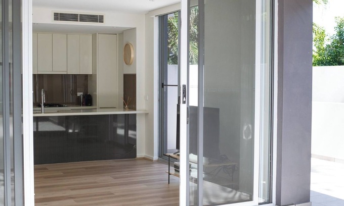 Lane Cove North Apartment | Contemporary living in a leafy setting